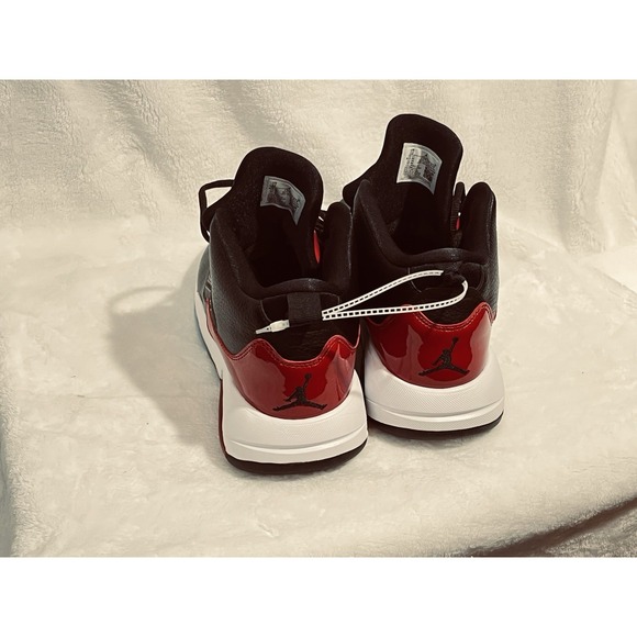 Nike Air Jordan Maxin 200 Black Gym Red Men\'s Size 12 Basketball Shoes NWOB main image 6